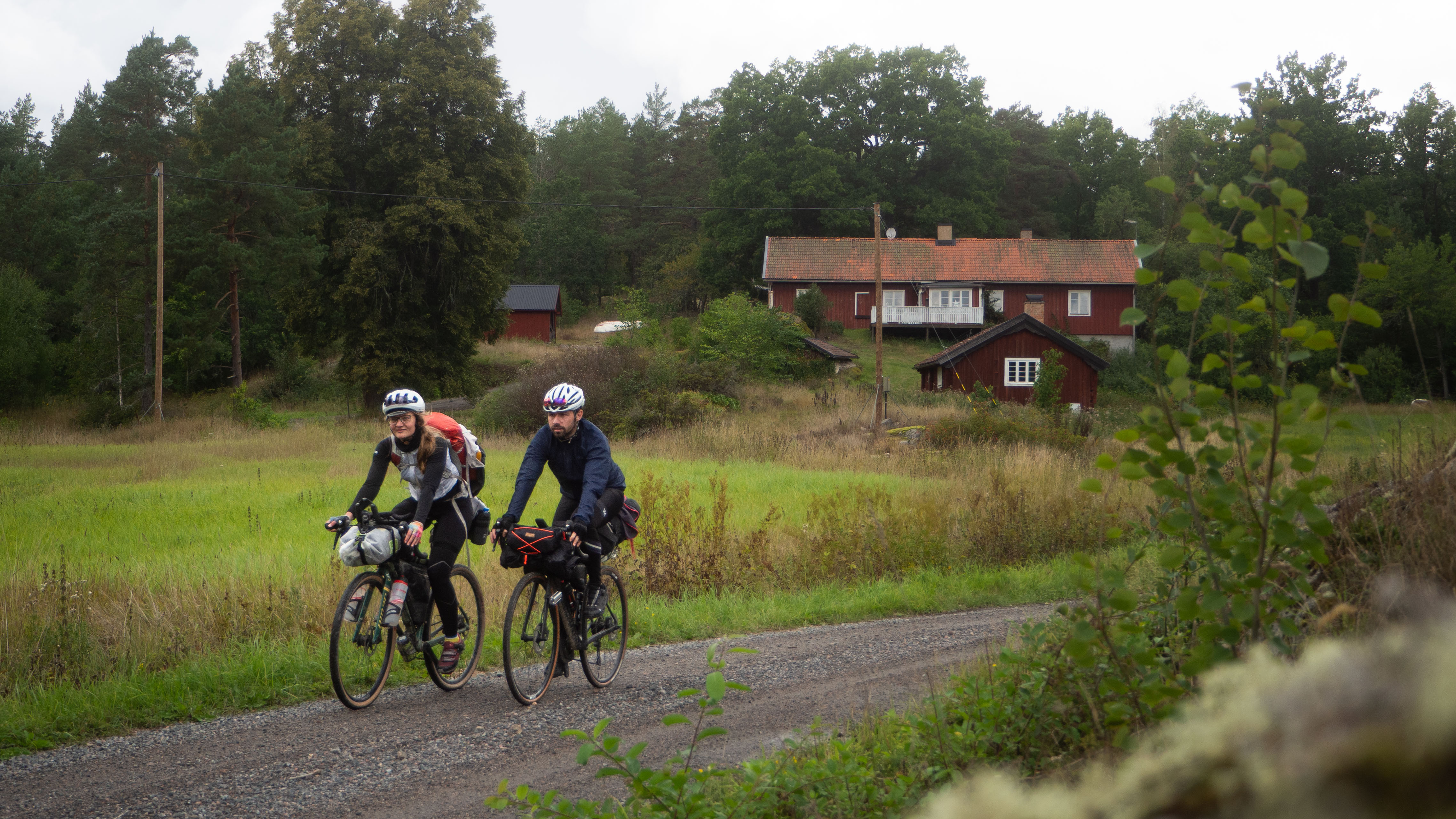 Svenja and Mehmet bikepacking - Photo 3